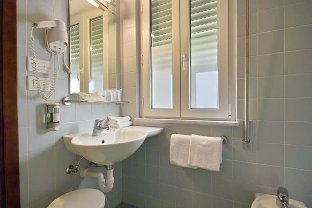 Economy Double Room (lateral garden view)