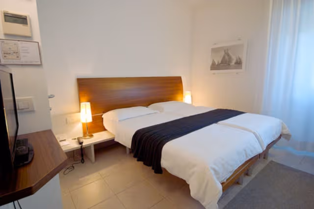 Economy Double Room (lateral garden view)