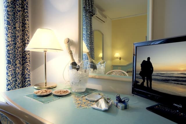 Standard Double or Twin Room, Partial Sea View