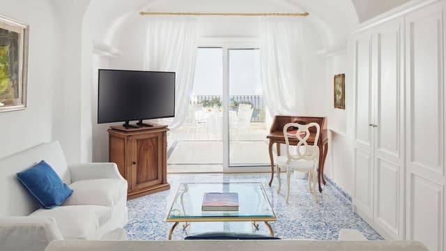 Suite, Sea View