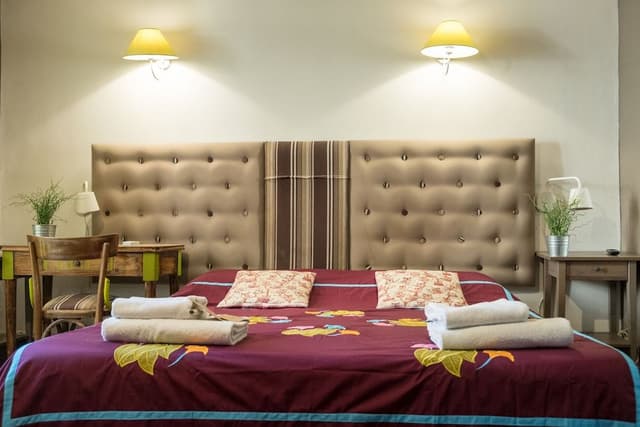 Standard Double Room, 1 Bedroom, City View (Private Bathroom)