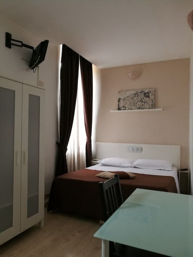 Small Double/Twin Room