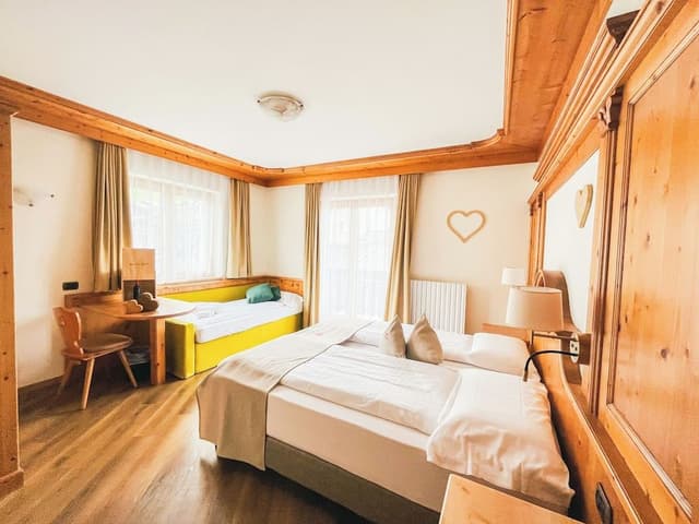 Comfort Room, Balcony