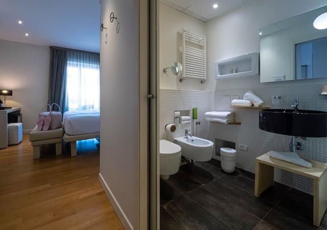 Room IN