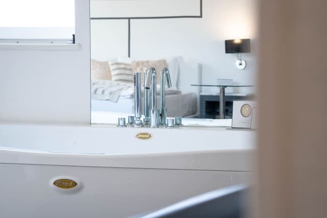 Jacuzzi Room