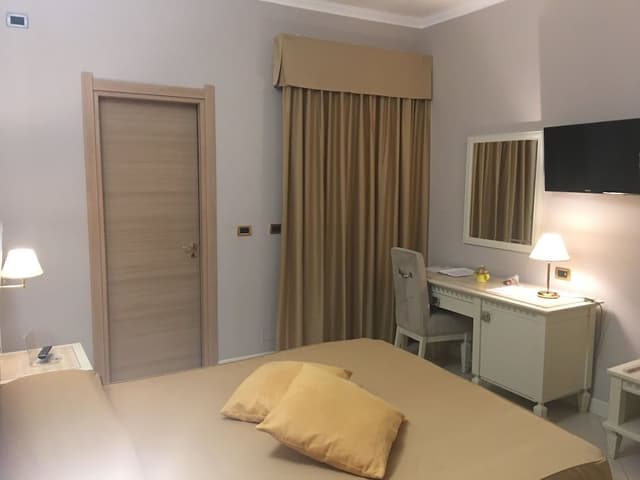 Standard Room, 1 Queen Bed, Accessible, Sea View