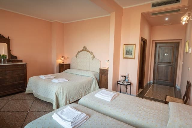 Classic Quadruple Room
