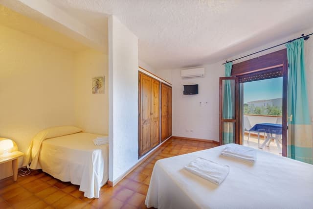 Triple Room, Balcony