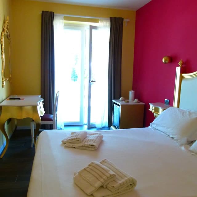 Superior Double Room, Balcony, Lake View