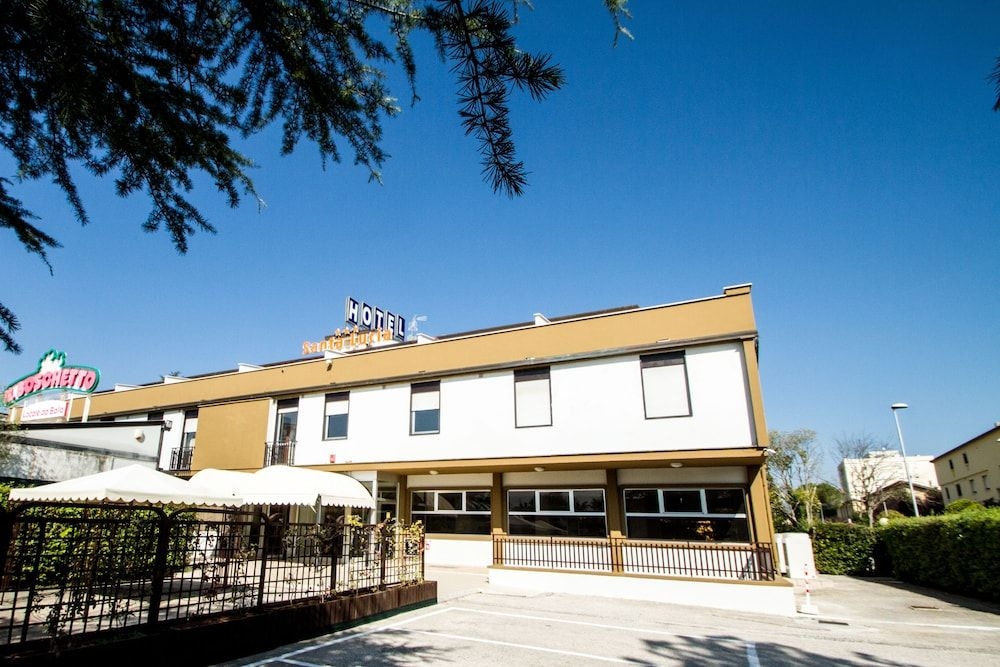 Hotel Santa Lucia0