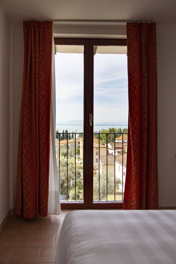 Villa Paradiso Village0
