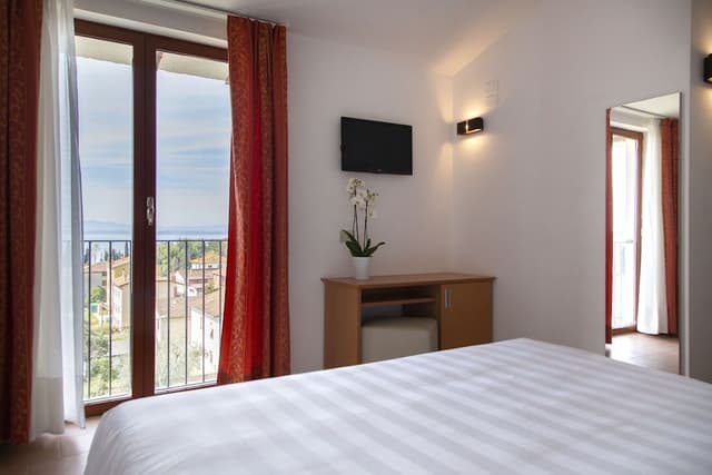 Double or Twin Room, Lake View