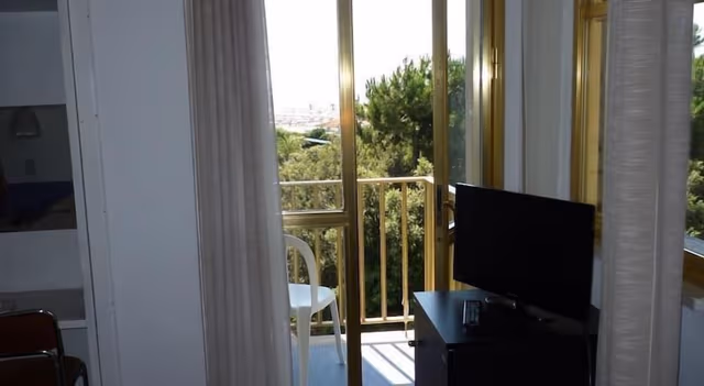 Twin Room (Small Balcony)