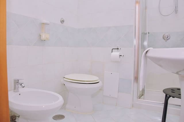 Double Room (with internal private bathroom)
