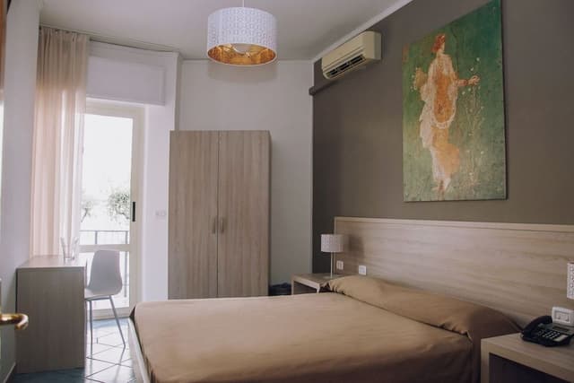 Double Room (with internal private bathroom)