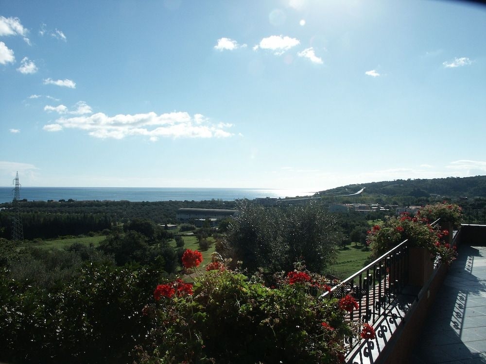 Hotel Villaggio Calaghena3