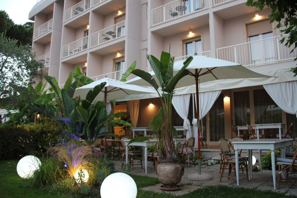 Hotel Bijou4