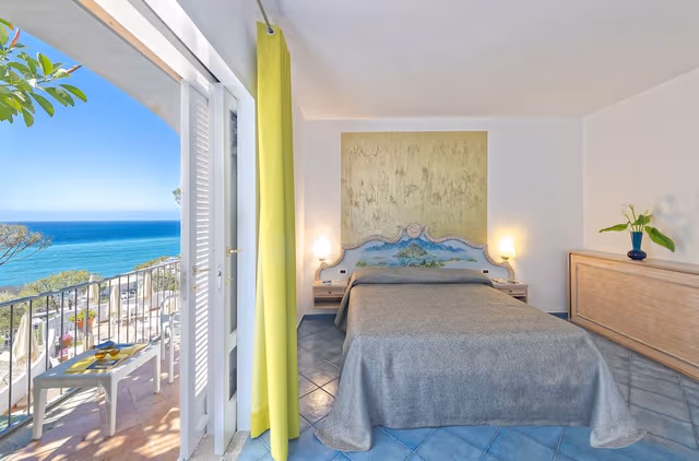 Classic Triple Room, Sea View