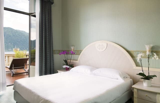 Senior Double Room, Balcony, Lake View