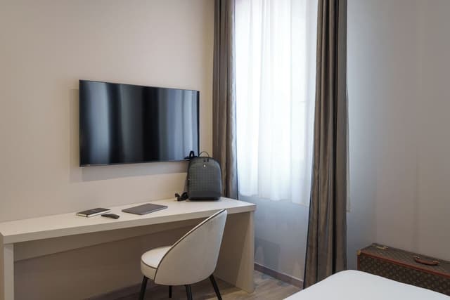 Deluxe Suite, 2 Bedrooms, Courtyard View