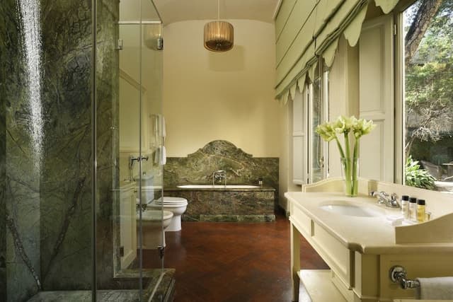 Suite, Garden View