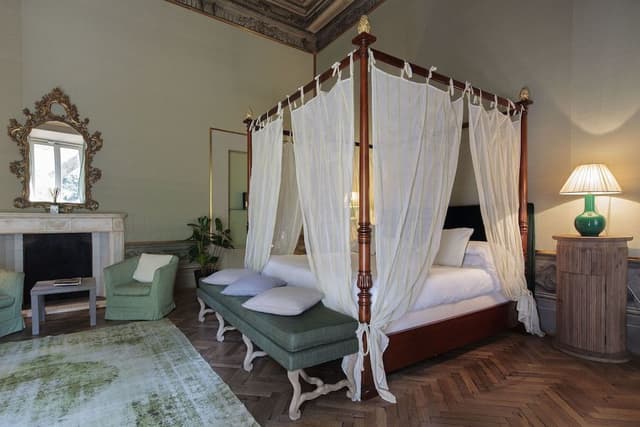Suite, Garden View
