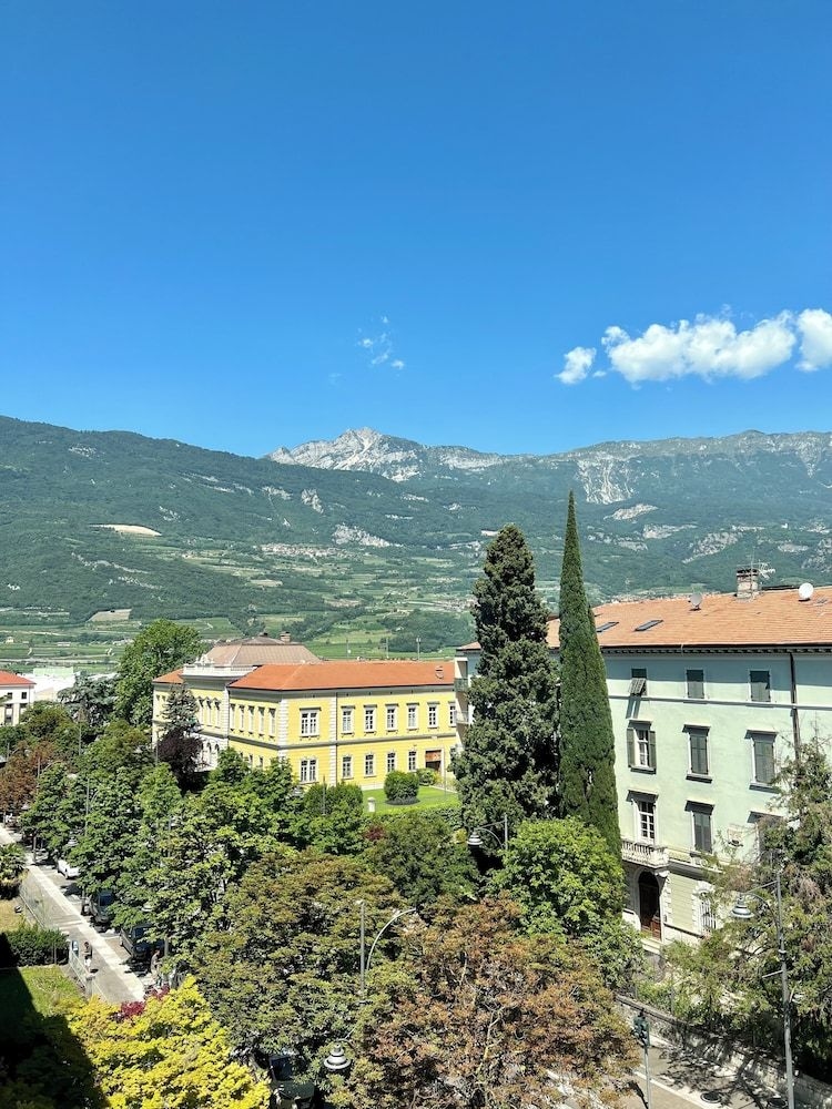 Hotel Rovereto0
