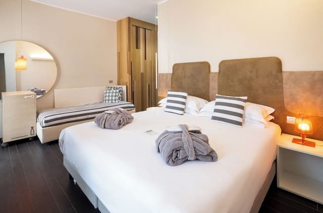 Deluxe Room, Multiple Beds, Balcony, Sea View (Twin bed on request)