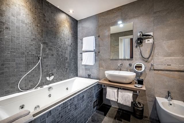 Suite, River View (Prestige)