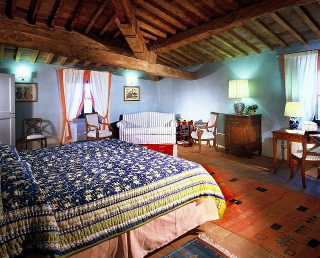 Junior Suite (Tuscan Hill)