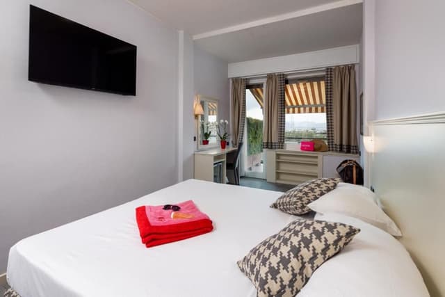 Double or Twin Room with Terrace and Sea View