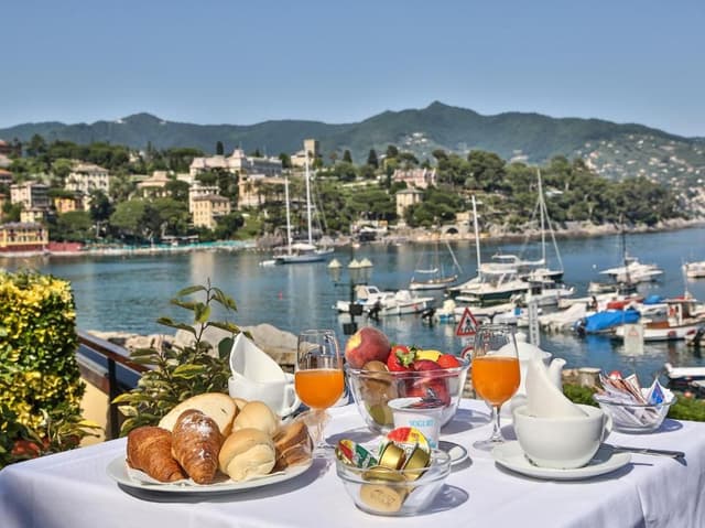 Double or Twin Room with Terrace and Sea View