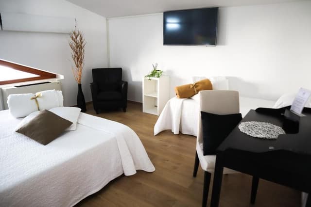 Two-Bedroom Suite (5 Adults)