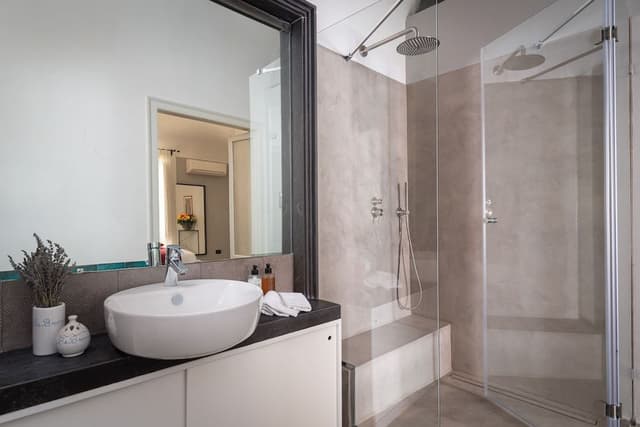 Suite, Balcony