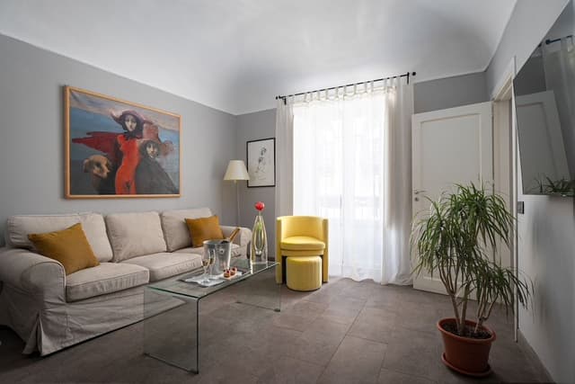 Suite, Balcony