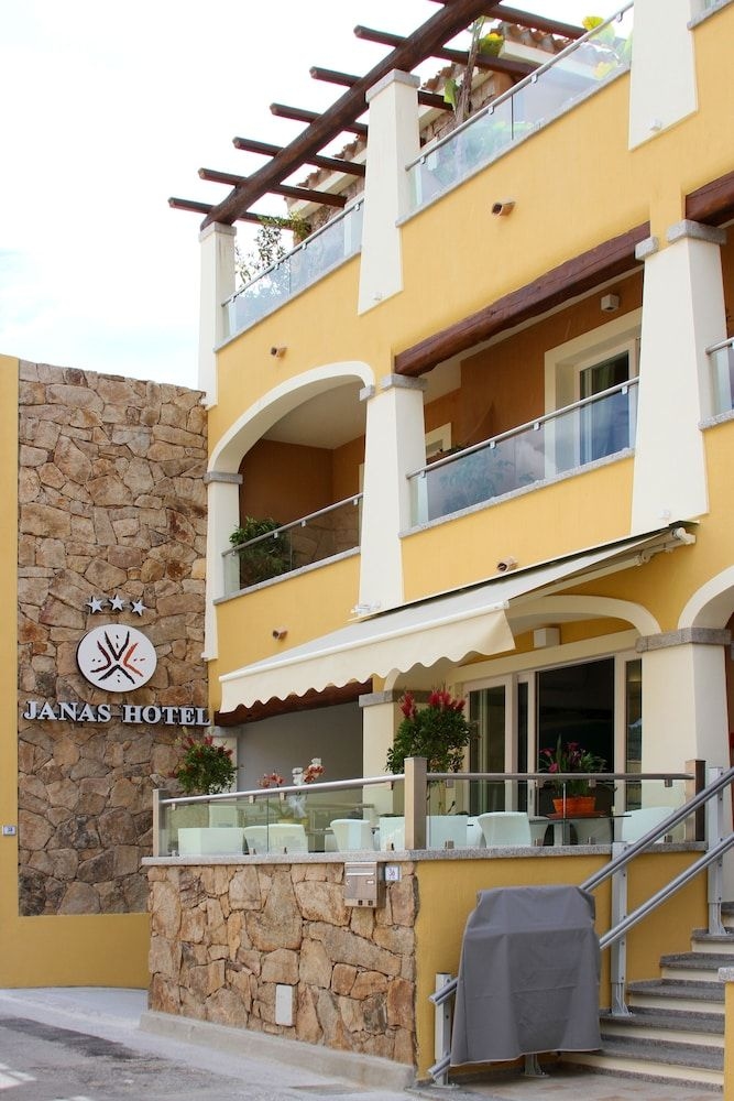 Janas Hotel1