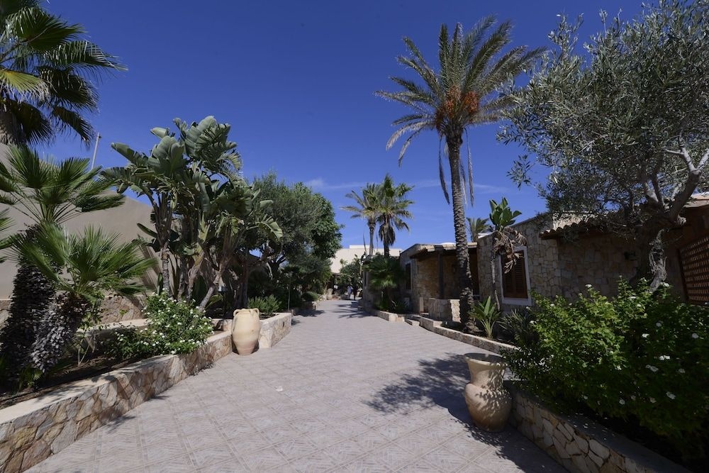 Oasis Hotel Residence & Resort0