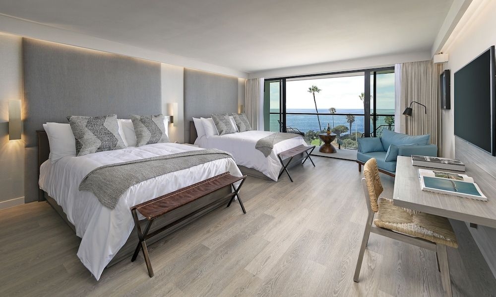 La Jolla Cove Suites2