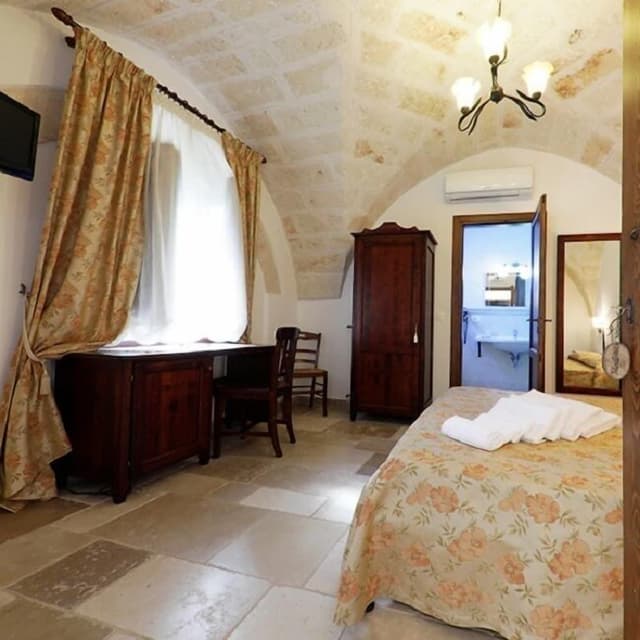 Double Room (Mandarino)