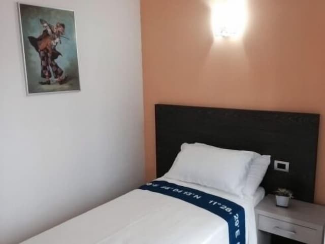 Single Room, Balcony