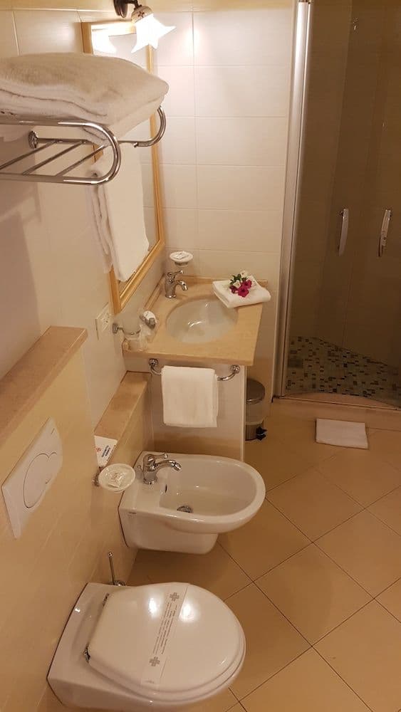 Double Room, 1 King Bed, Non Smoking, Garden View