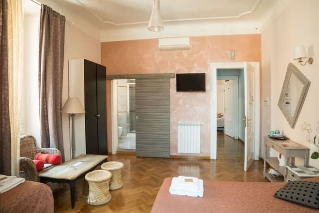 Design Quadruple Room