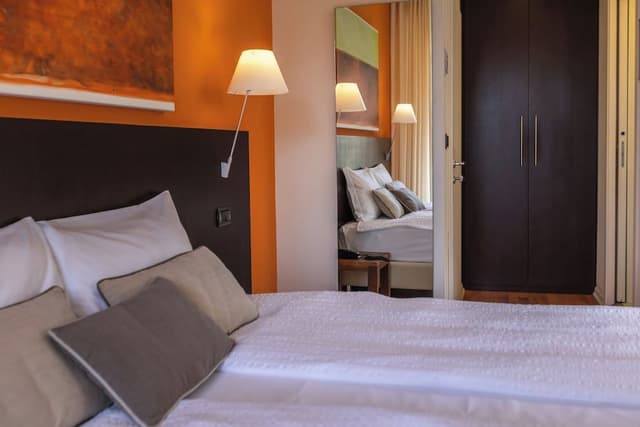 Double Room, Partial Lake View