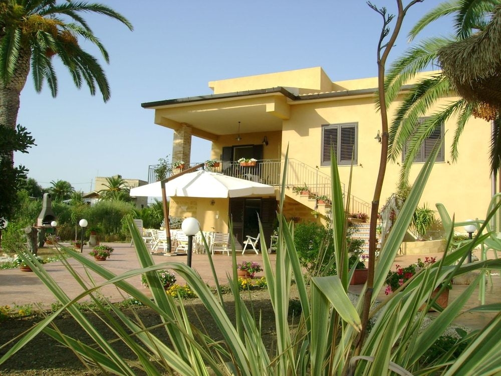 Villa dei Giardini0