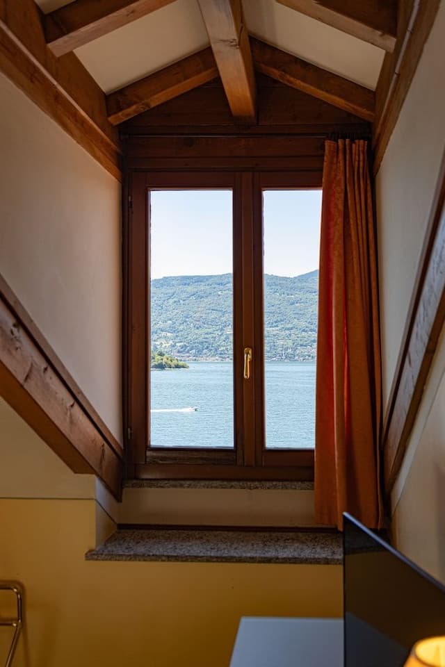 Camera Mansarda Matrimoniale/Doppia con Letti Singoli con Vista Lago