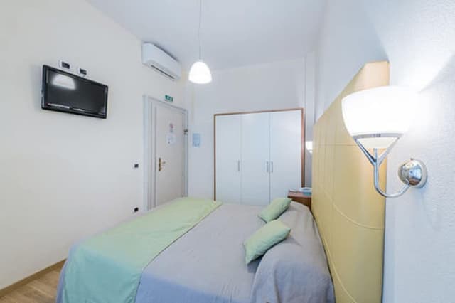 Basic Room, 1 Queen Bed