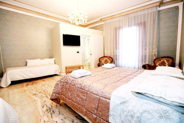 Deluxe Apartment, 4 Bedrooms, Kitchen, Garden View