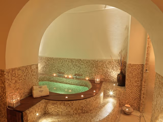 Deluxe Double Room (with Hot Tub Extra Large)