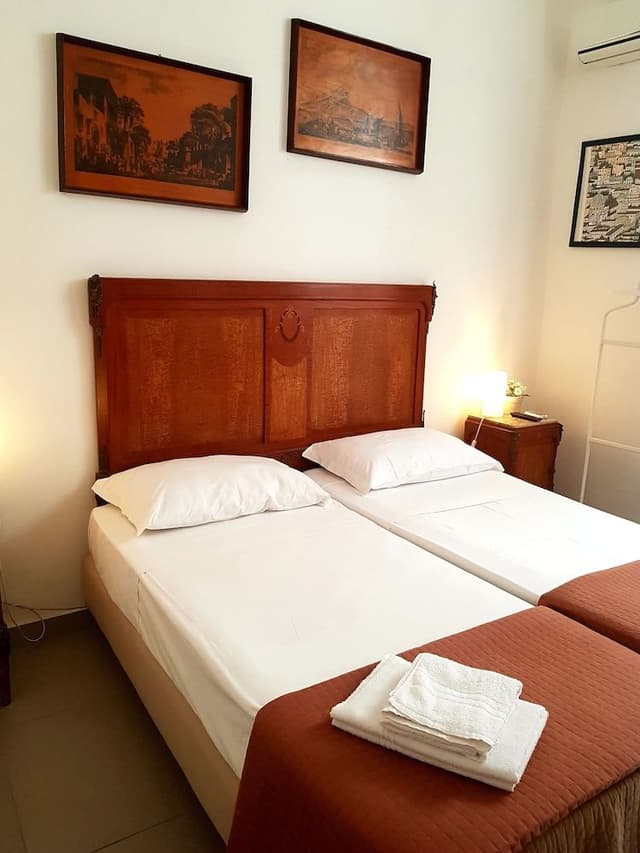 Twin Room (with Private External Bathroom)