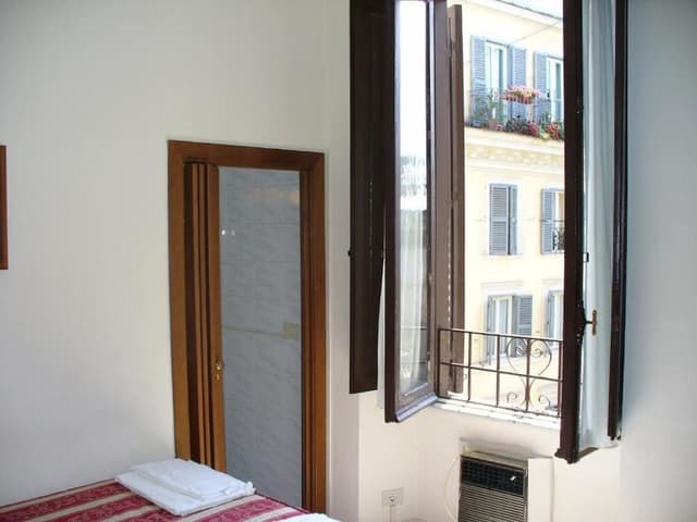 Classic Single Room, City View (bagno privato)